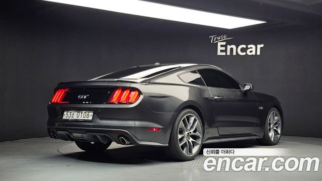 Ford Mustang GT Coupe 2017 — фото 2