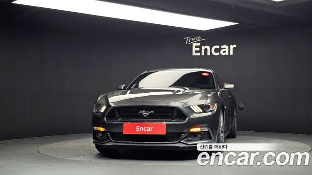 Ford Mustang GT Coupe 2017 — фото 3