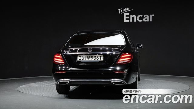 Mercedes-Benz E-Class (W213) E220d 4MATIC Exclusive 2019 — фото 4