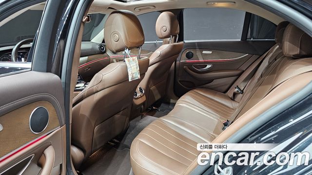 Mercedes-Benz E-Class (W213) E220d 4MATIC Exclusive 2019 — фото 12