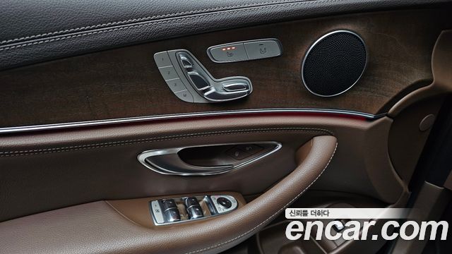 Mercedes-Benz E-Class (W213) E220d 4MATIC Exclusive 2019 — фото 15