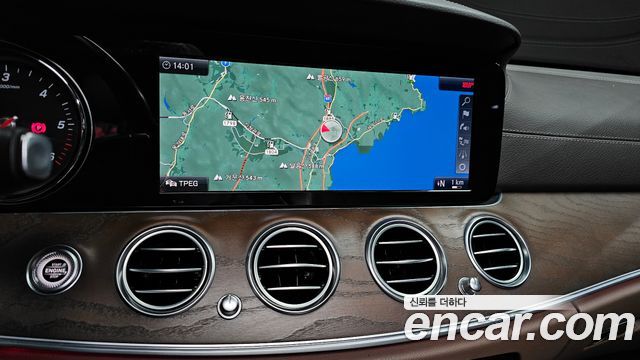 Mercedes-Benz E-Class (W213) E220d 4MATIC Exclusive 2019 — фото 17