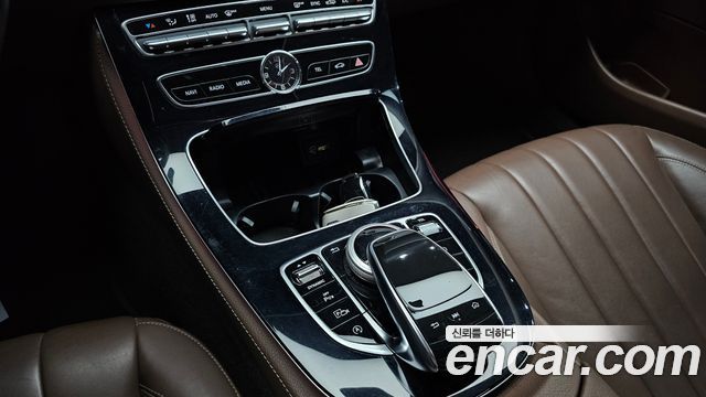 Mercedes-Benz E-Class (W213) E220d 4MATIC Exclusive 2019 — фото 19