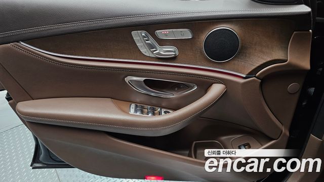 Mercedes-Benz E-Class (W213) E220d 4MATIC Exclusive 2019 — фото 24