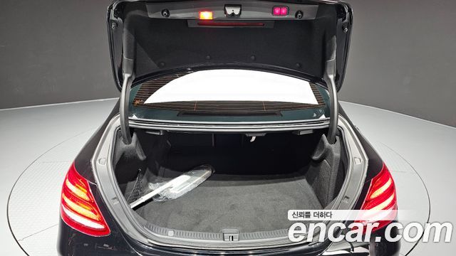 Mercedes-Benz E-Class (W213) E220d 4MATIC Exclusive 2019 — фото 31