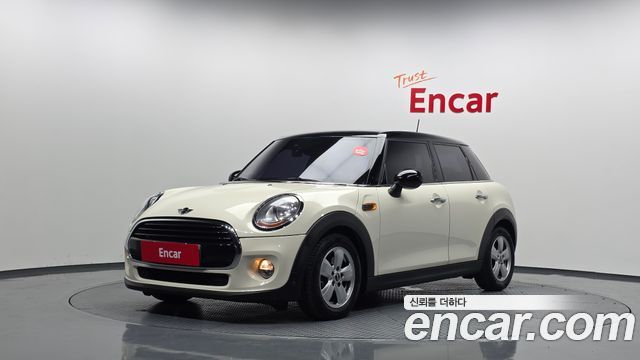 MINI Cooper 5Door Standard 3rd 2016 — фото 1