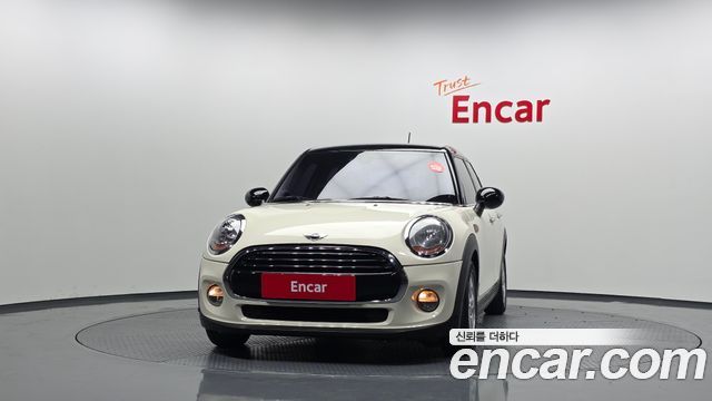 MINI Cooper 5Door Standard 3rd 2016 — фото 3