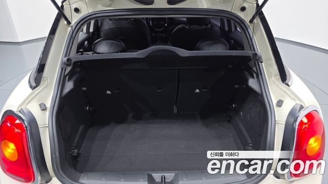 MINI Cooper 5Door Standard 3rd 2016 — фото 16
