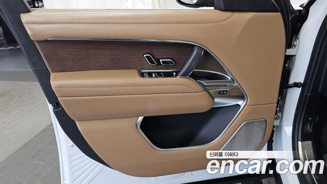 Land Rover Range Rover (V) D350 Autobiography Long Wheel Base 2023 — фото 30