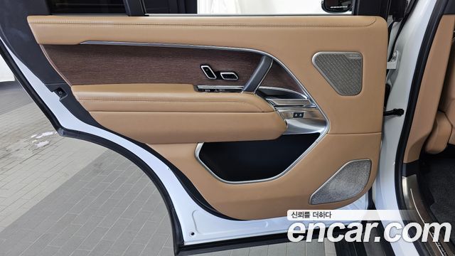 Land Rover Range Rover (V) D350 Autobiography Long Wheel Base 2023 — фото 31