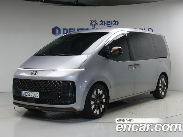 Hyundai Staria 4WD Lounge 9-Seater Prestige
