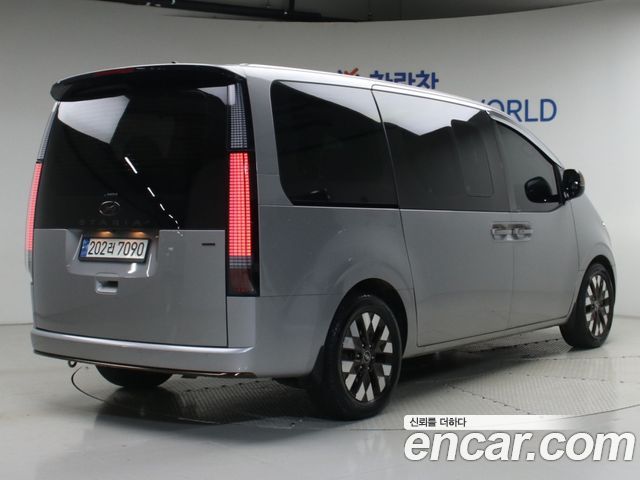 Hyundai Staria 4WD Lounge 9-Seater Prestige 2023 — фото 2