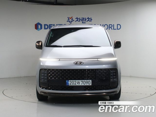 Hyundai Staria 4WD Lounge 9-Seater Prestige 2023 — фото 3