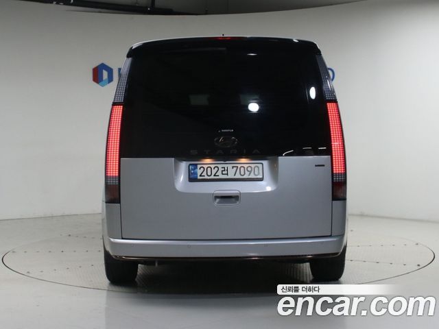 Hyundai Staria 4WD Lounge 9-Seater Prestige 2023 — фото 4