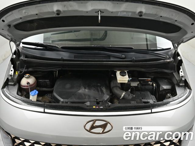 Hyundai Staria 4WD Lounge 9-Seater Prestige 2023 — фото 6