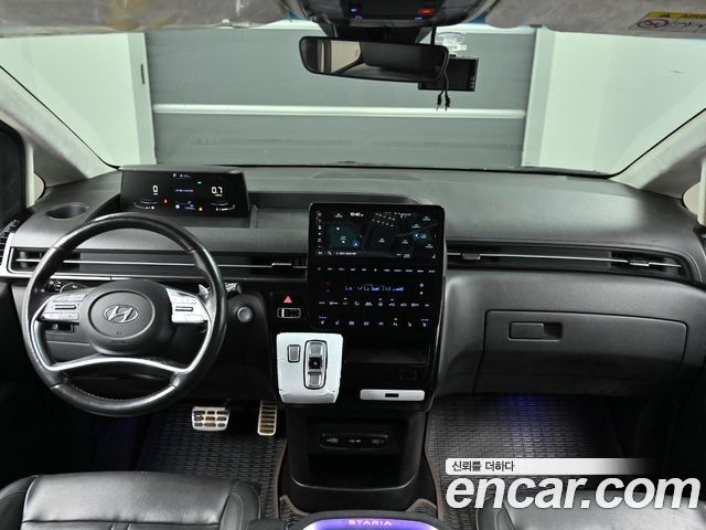 Hyundai Staria 4WD Lounge 9-Seater Prestige 2023 — фото 7