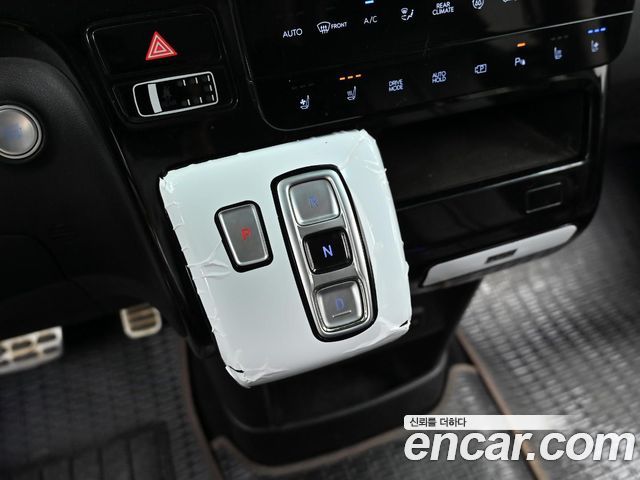 Hyundai Staria 4WD Lounge 9-Seater Prestige 2023 — фото 9
