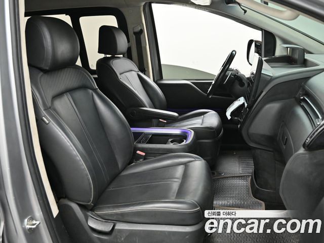 Hyundai Staria 4WD Lounge 9-Seater Prestige 2023 — фото 10