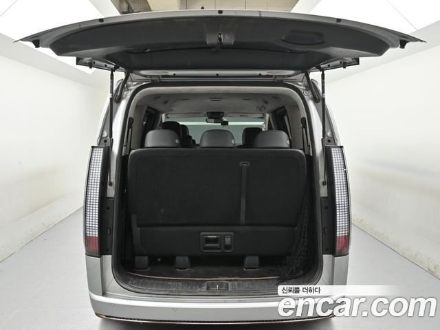 Hyundai Staria 4WD Lounge 9-Seater Prestige 2023 — фото 23