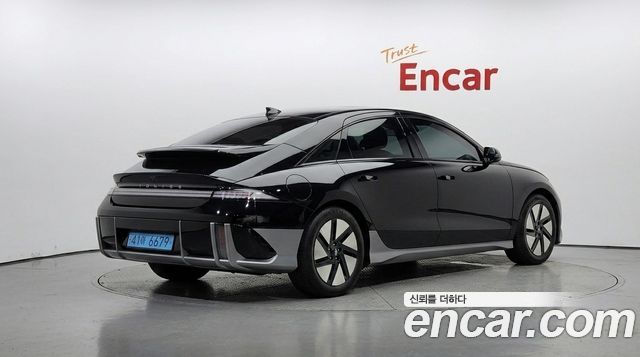 Hyundai Ioniq 6 Long Range Exclusive + 2023 — фото 2