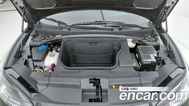 Hyundai Ioniq 6 Long Range Exclusive + 2023 — фото 6