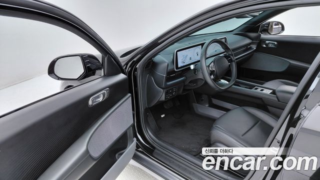 Hyundai Ioniq 6 Long Range Exclusive + 2023 — фото 10