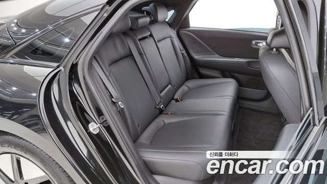 Hyundai Ioniq 6 Long Range Exclusive + 2023 — фото 11