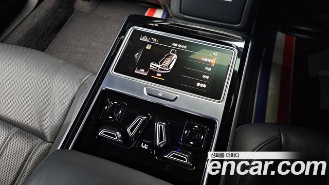 Audi A8 (D5) 55 TFSI Quattro LWB 2020 — фото 37