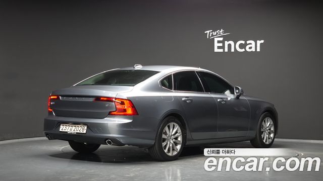 Volvo S90 D4 Momentum 2018 — фото 2