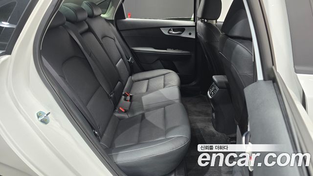 Kia K3 (II) 1.6 Prestige 2024 — фото 15