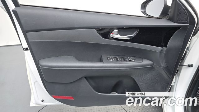 Kia K3 (II) 1.6 Prestige 2024 — фото 30