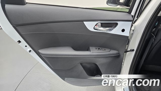Kia K3 (II) 1.6 Prestige 2024 — фото 31