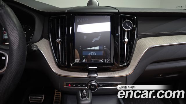 Volvo XC60 (II) D5 Inscription 2020 — фото 13