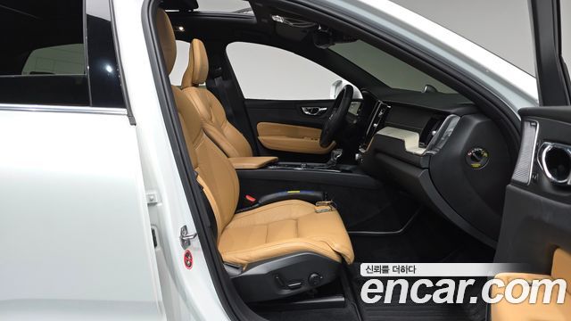 Volvo XC60 (II) D5 Inscription 2020 — фото 26