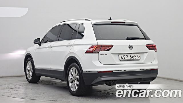 Volkswagen Tiguan (II) 2.0 TDI Premium 2018 — фото 4