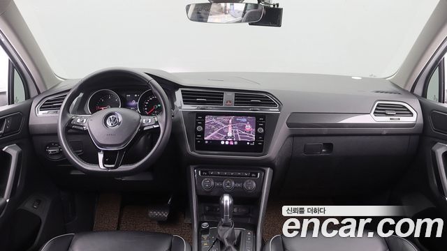 Volkswagen Tiguan (II) 2.0 TDI Premium 2018 — фото 9