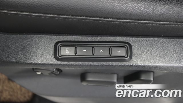 Volkswagen Tiguan (II) 2.0 TDI Premium 2018 — фото 10