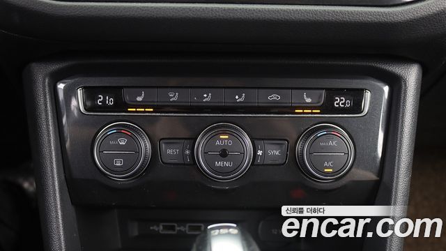 Volkswagen Tiguan (II) 2.0 TDI Premium 2018 — фото 15