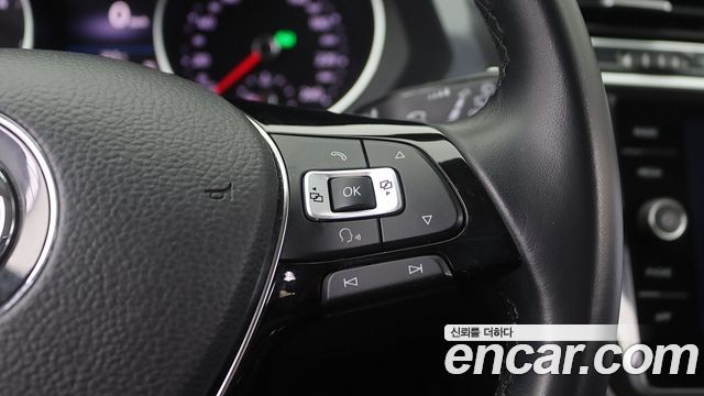 Volkswagen Tiguan (II) 2.0 TDI Premium 2018 — фото 17
