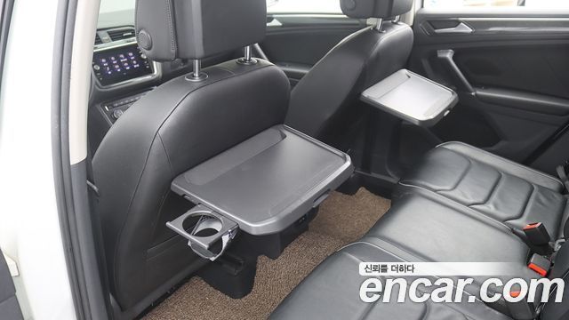 Volkswagen Tiguan (II) 2.0 TDI Premium 2018 — фото 19