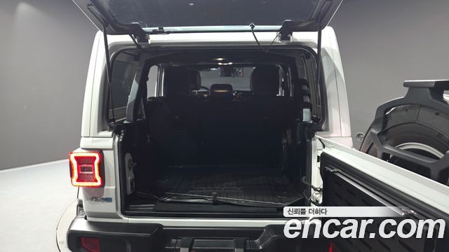 Jeep Wrangler (JL) 2.0 Overland Power Top 4Door 4xe 2021 — фото 24