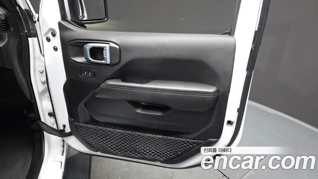 Jeep Wrangler (JL) 2.0 Overland Power Top 4Door 4xe 2021 — фото 30