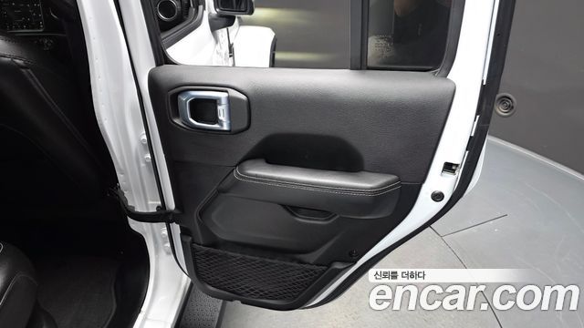 Jeep Wrangler (JL) 2.0 Overland Power Top 4Door 4xe 2021 — фото 31