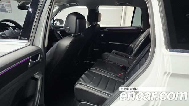 Volkswagen Tiguan (II) 2.0 TDI Premium 2021 — фото 15