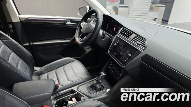 Volkswagen Tiguan (II) 2.0 TDI Premium 2021 — фото 22