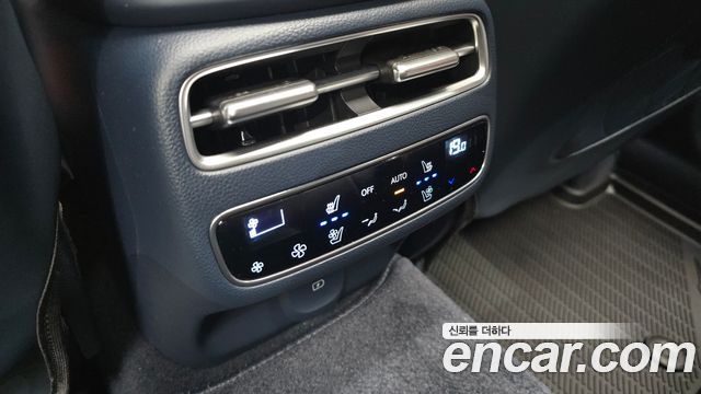 Genesis GV70 2.5T Gasoline AWD 2025 — фото 32