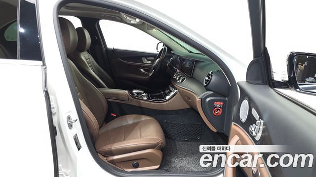 Mercedes-Benz E-Class (W213) E300 4MATIC Avnatgarde 2019 — фото 15