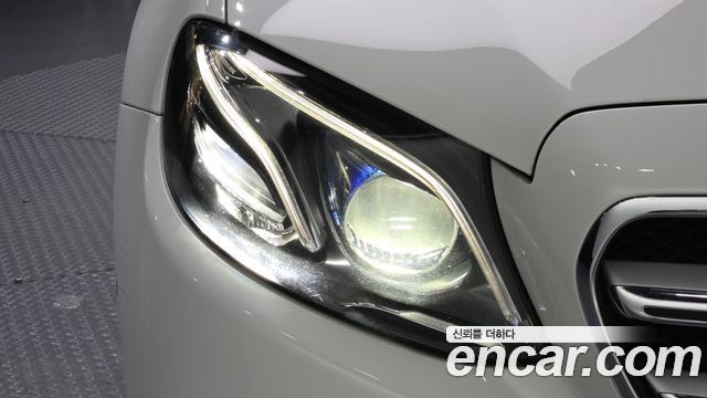 Mercedes-Benz E-Class (W213) E300 4MATIC Avnatgarde 2019 — фото 28