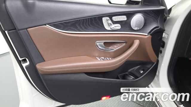 Mercedes-Benz E-Class (W213) E300 4MATIC Avnatgarde 2019 — фото 30