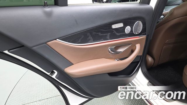 Mercedes-Benz E-Class (W213) E300 4MATIC Avnatgarde 2019 — фото 31